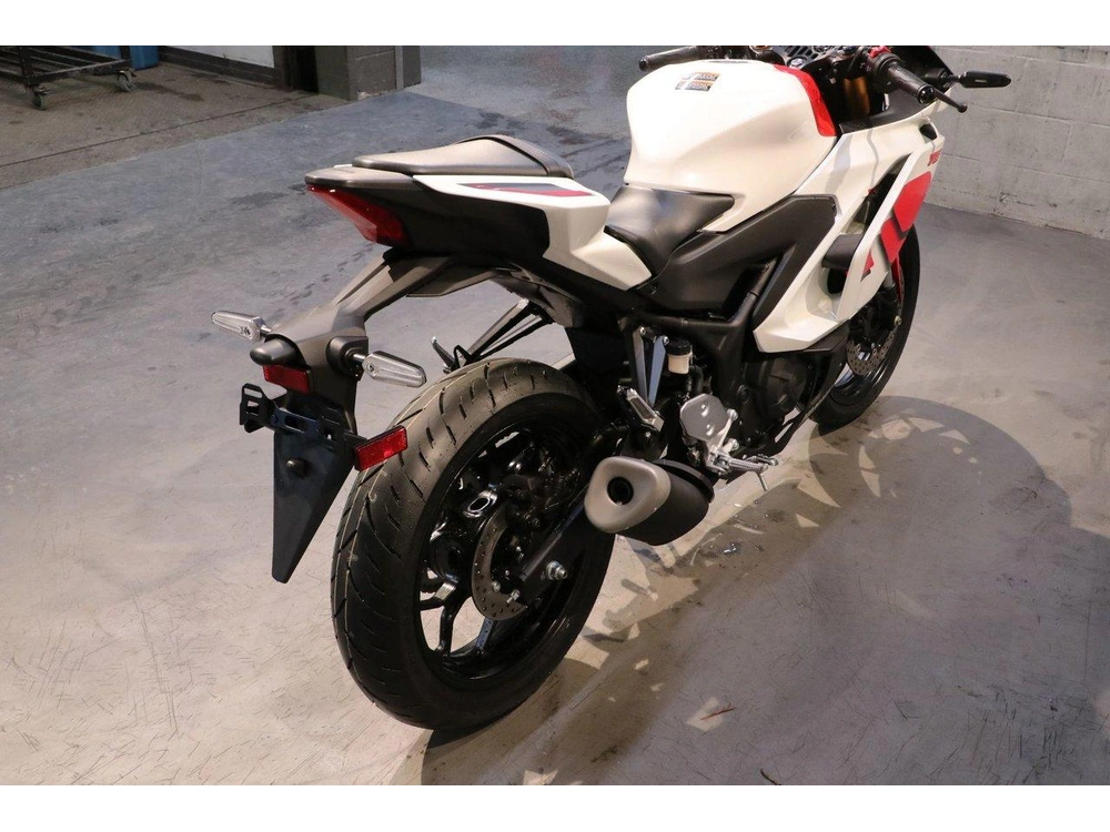 Yamaha Yzf-r3 70e Anniversaire 2026 alt