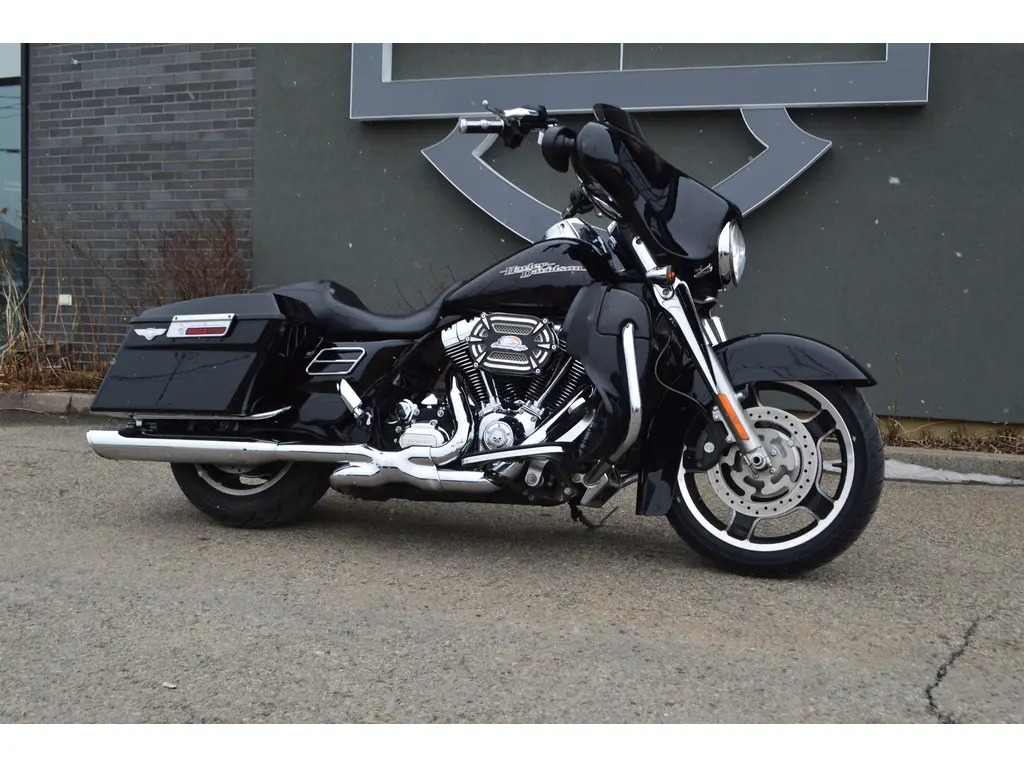 2013 Harley-Davidson FLHX