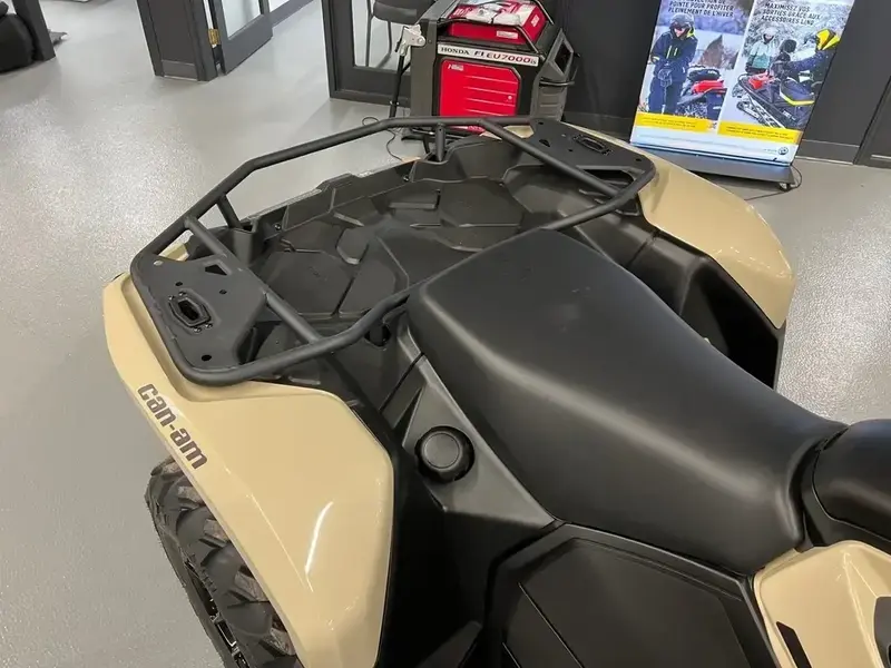 2026 Can-Am OUTLANDER 700 PRO XU HD7 thumbnail 3