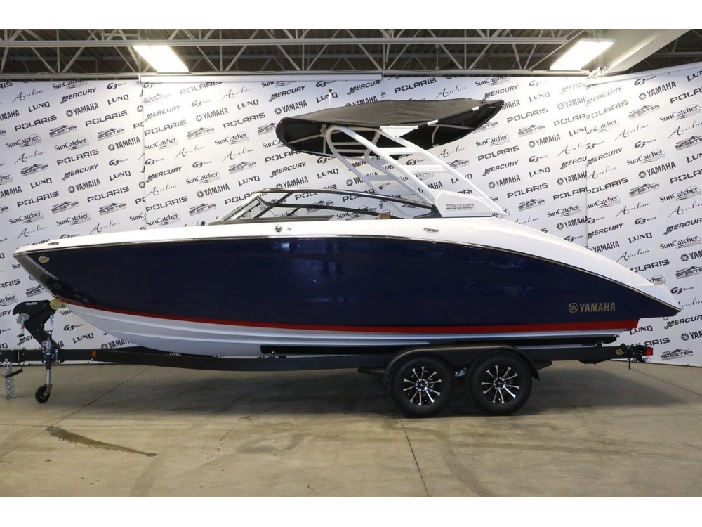 2025 Yamaha 252sd alt