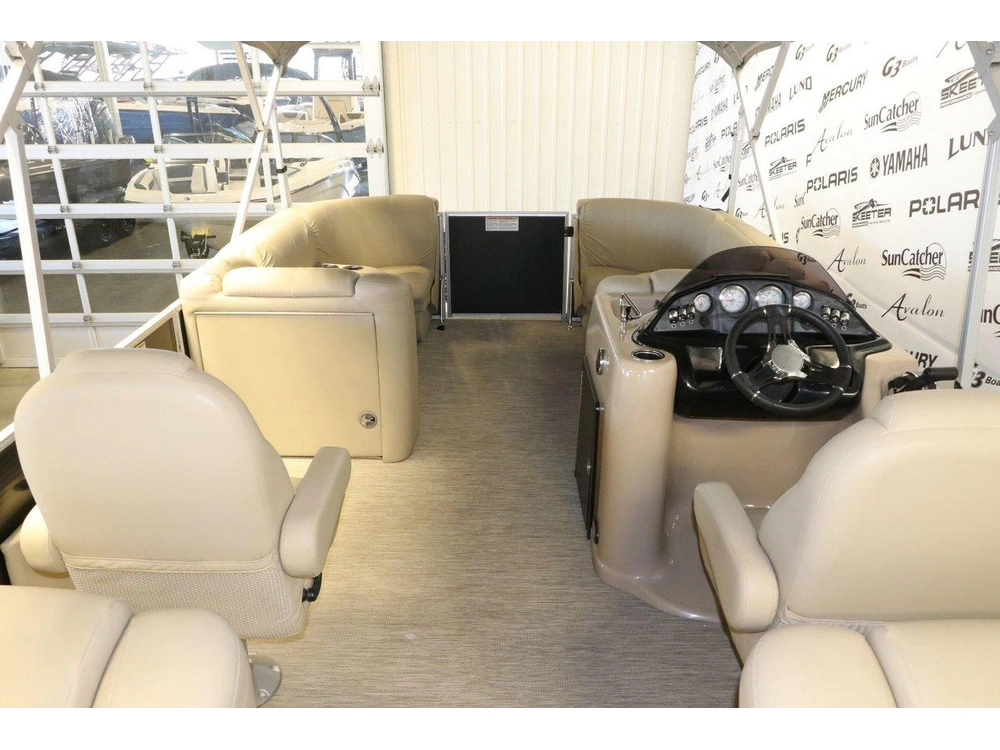 Legend Bayshore Ls + Mercury 150 Hp 2019 alt