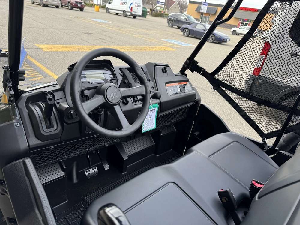 2026 Honda Pioneer 700-4p Deluxe alt