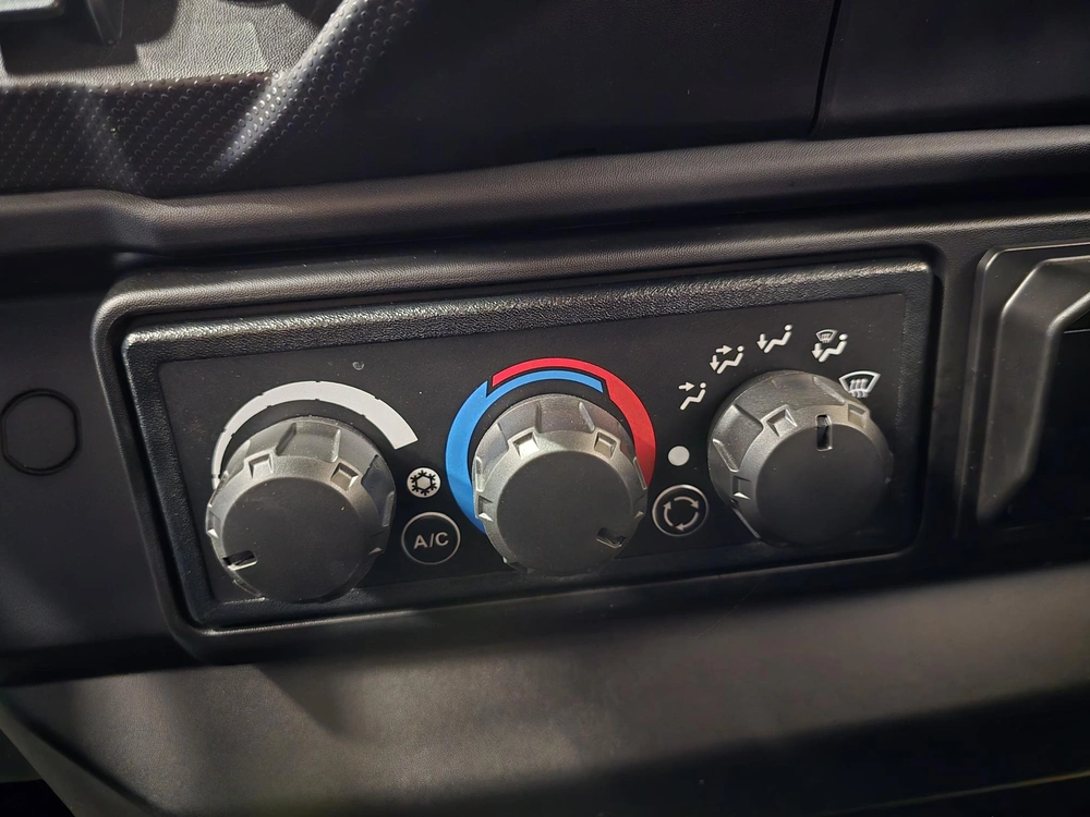 2026 Brp Defender Limited Cab Hd11 alt