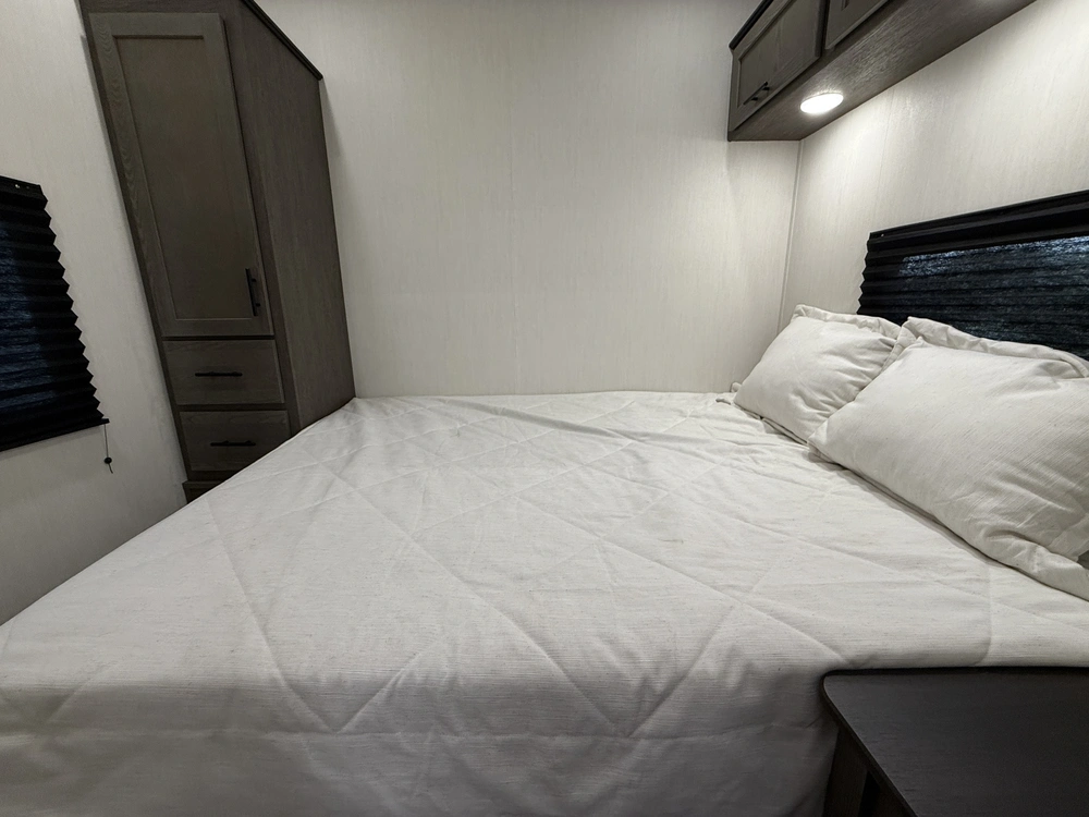 Arctic Wolf 285opt 2026 alt