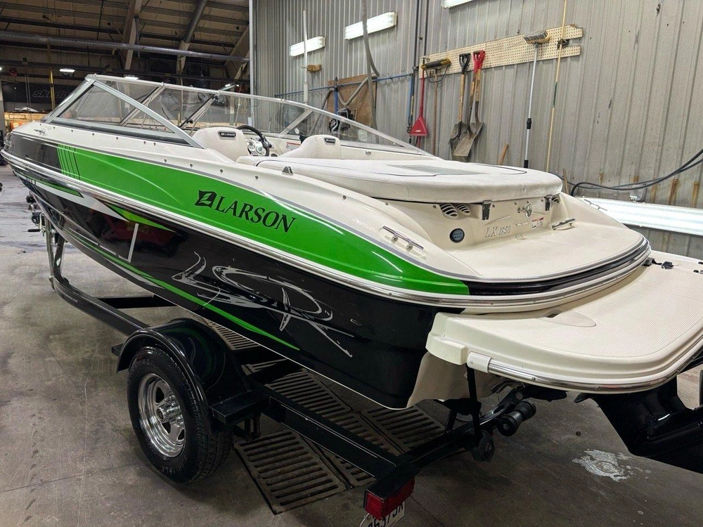 Larson Bateau Larson 2010 alt