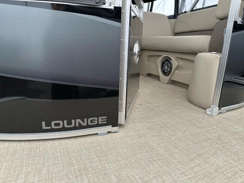 2023 Legend Q-series Le 19 Lounge alt