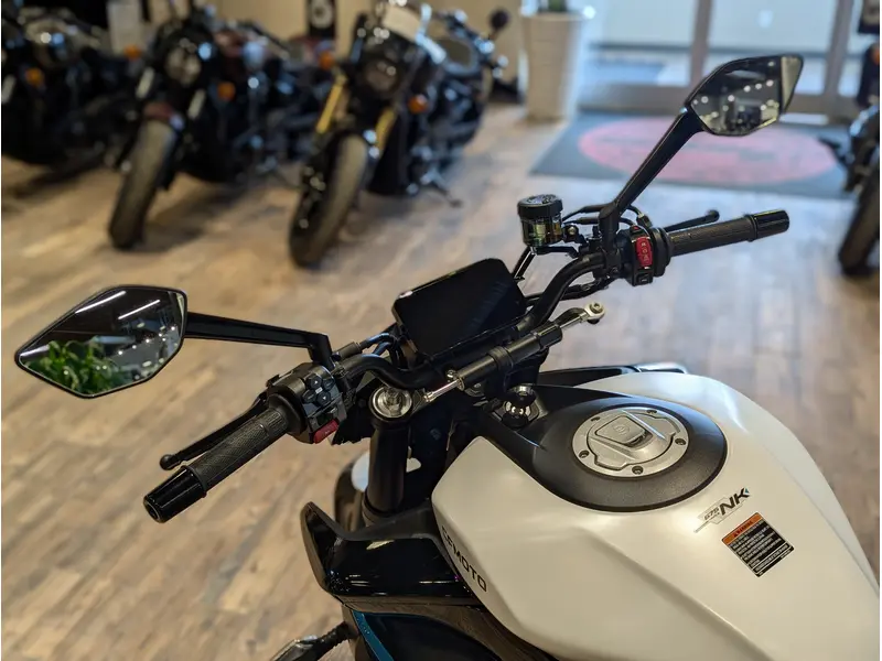 2026 CFMOTO 675NK // Glacier White thumbnail 8