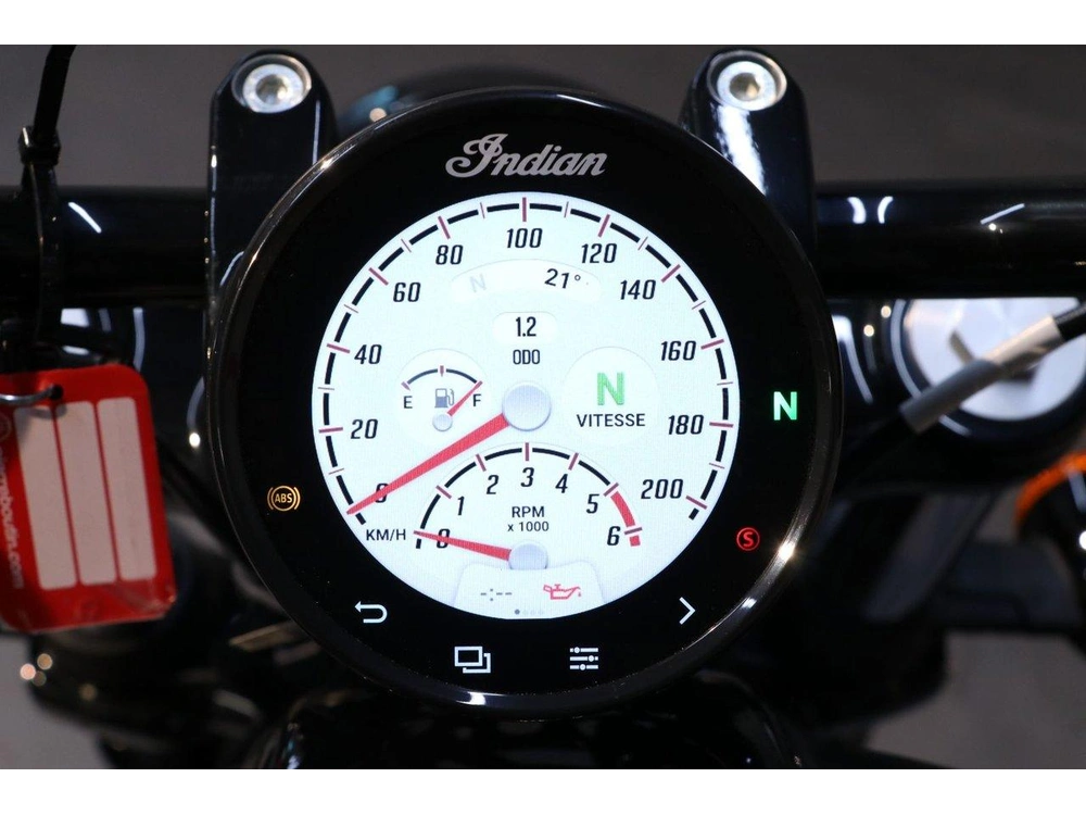 2025 Indian Motorcycle Chief Dark Horse alt