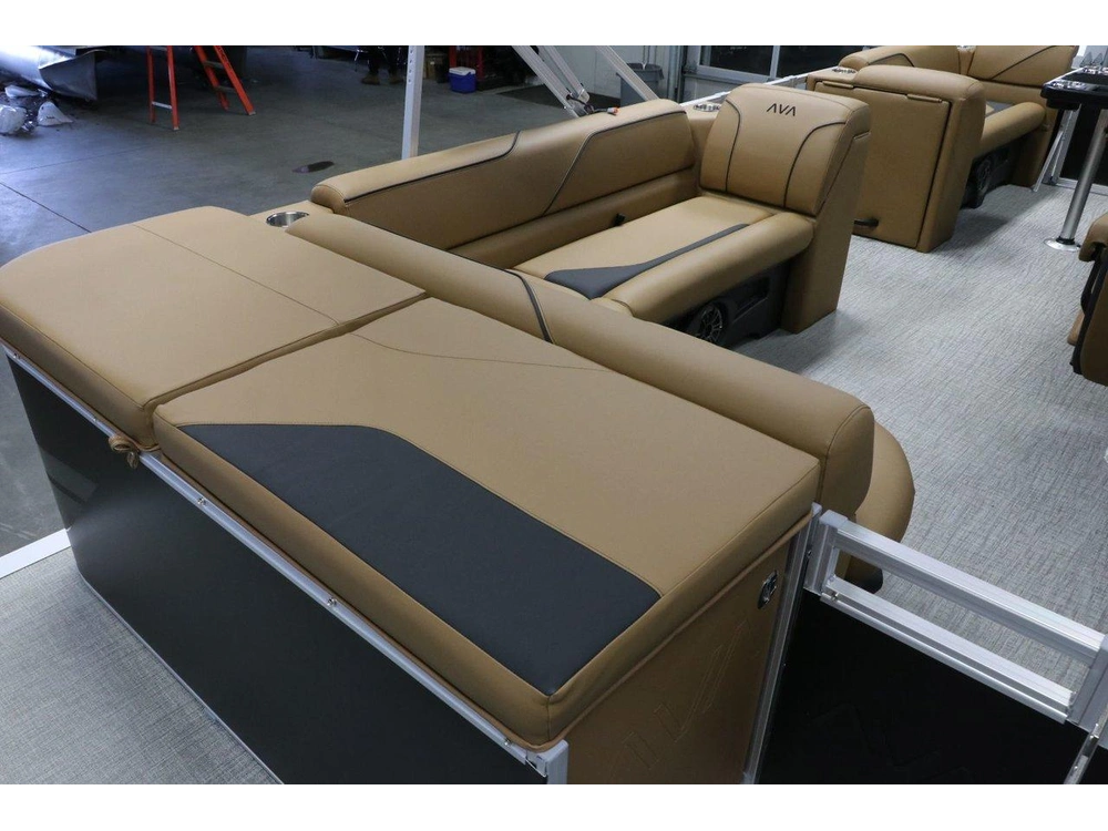 2026 Avalon Venture 2180 Cruise + Yamaha 70 Hp alt