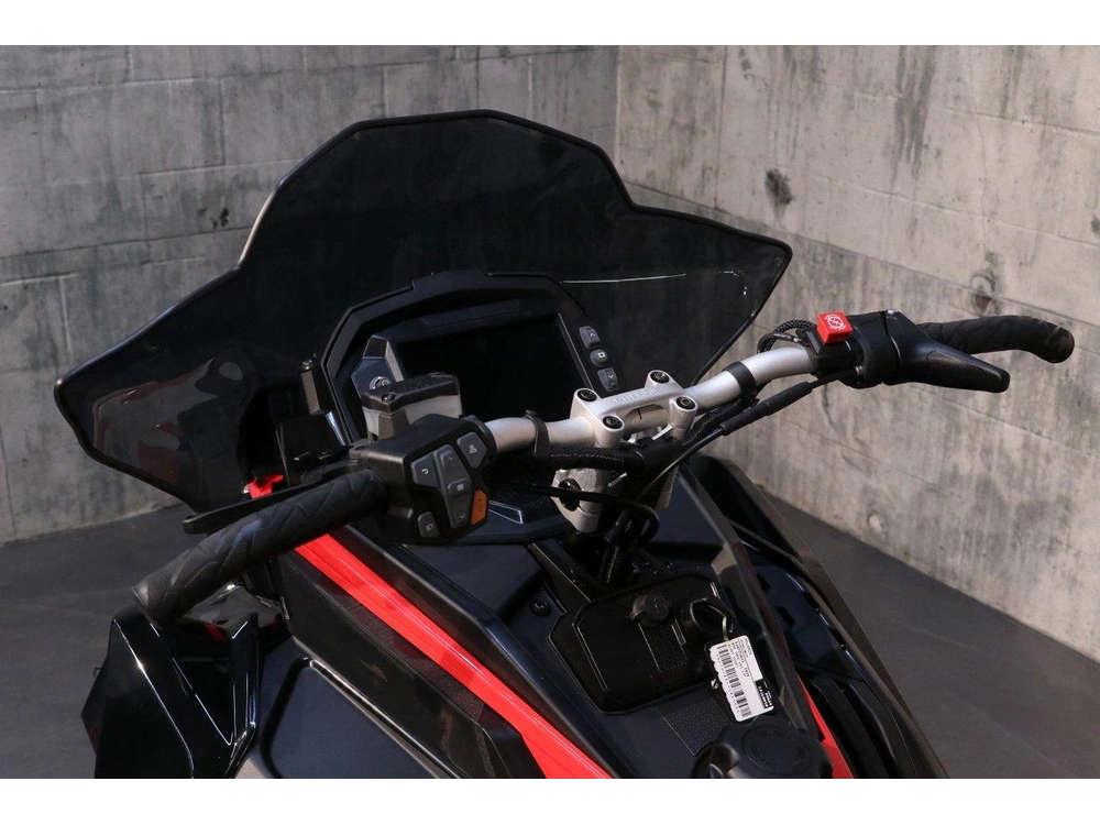 Polaris 850 Indy Vr1 137 2026 alt