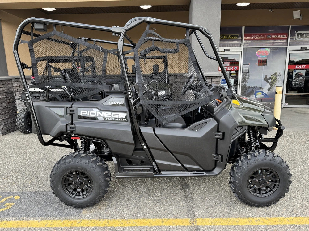 2026 Honda Pioneer 700-4p Deluxe alt