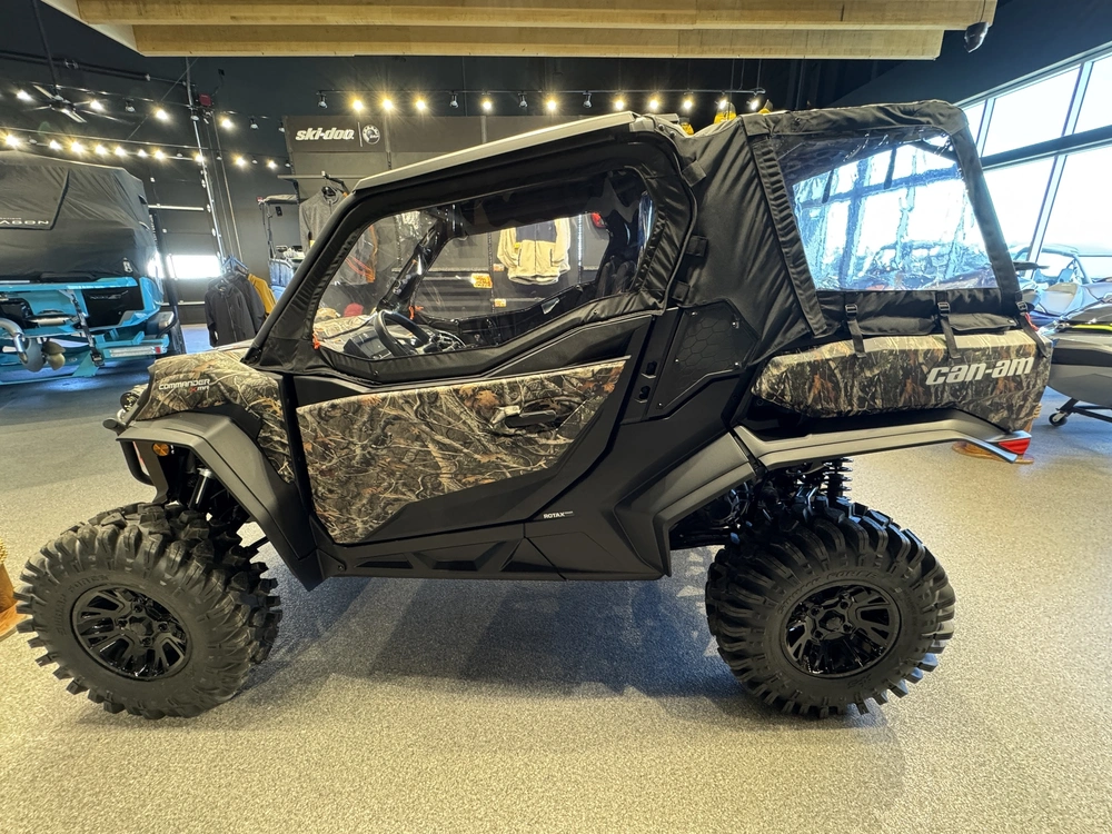 2026 Can-am Commander Xmr 1000r alt