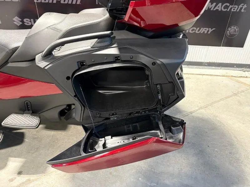 2025 Can-Am Spyder RT Limited SE6 thumbnail 5