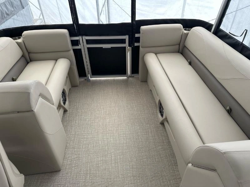 2023 Legend Q-series Le 19 Lounge alt