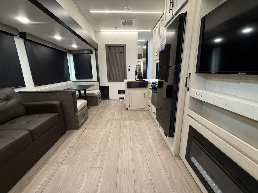 Arctic Wolf 285opt 2026 alt