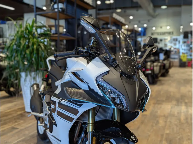2026 CFMOTO 450SS // Nebula White thumbnail 2