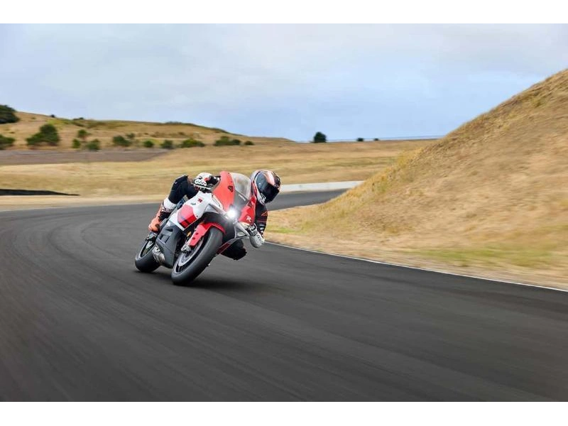 Yamaha Yzf-r9 2026 alt