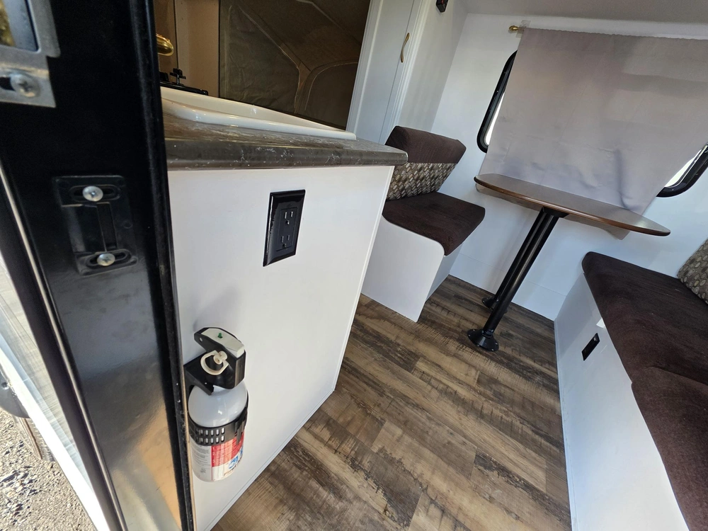 2016 Jayco Jay Feather 17xfd alt