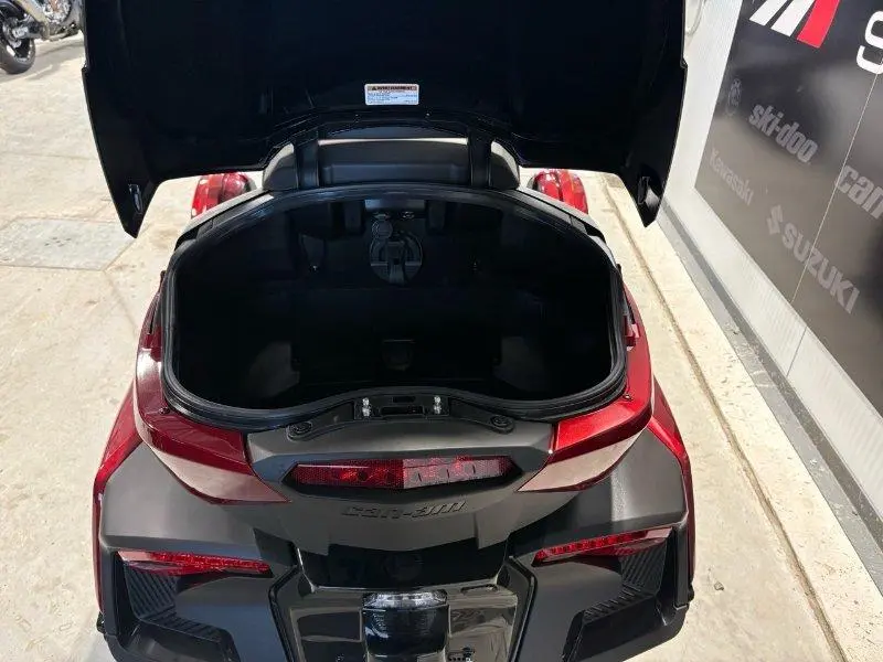 2025 Can-Am Spyder RT Limited SE6 thumbnail 6