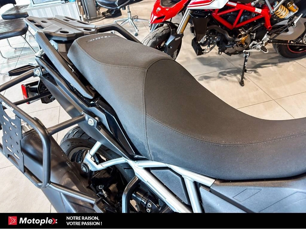 2024 Suzuki Vstrom 800 alt