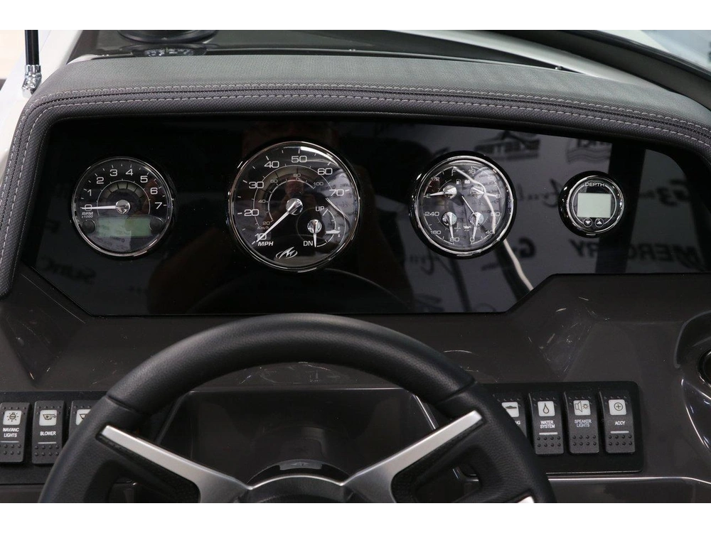 2021 Monterey Boats Monterey M4 + Mercruiser 6.2l alt