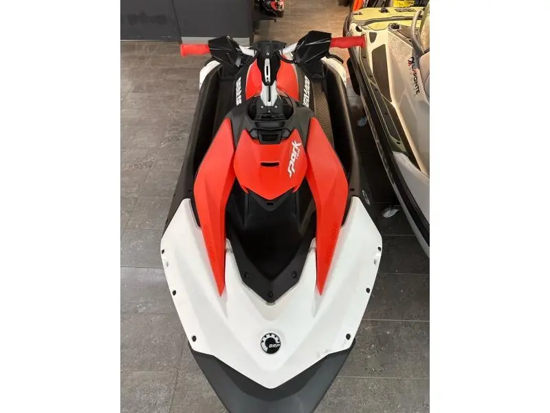 2025 Sea-Doo Spark Trixx 1P thumbnail 3