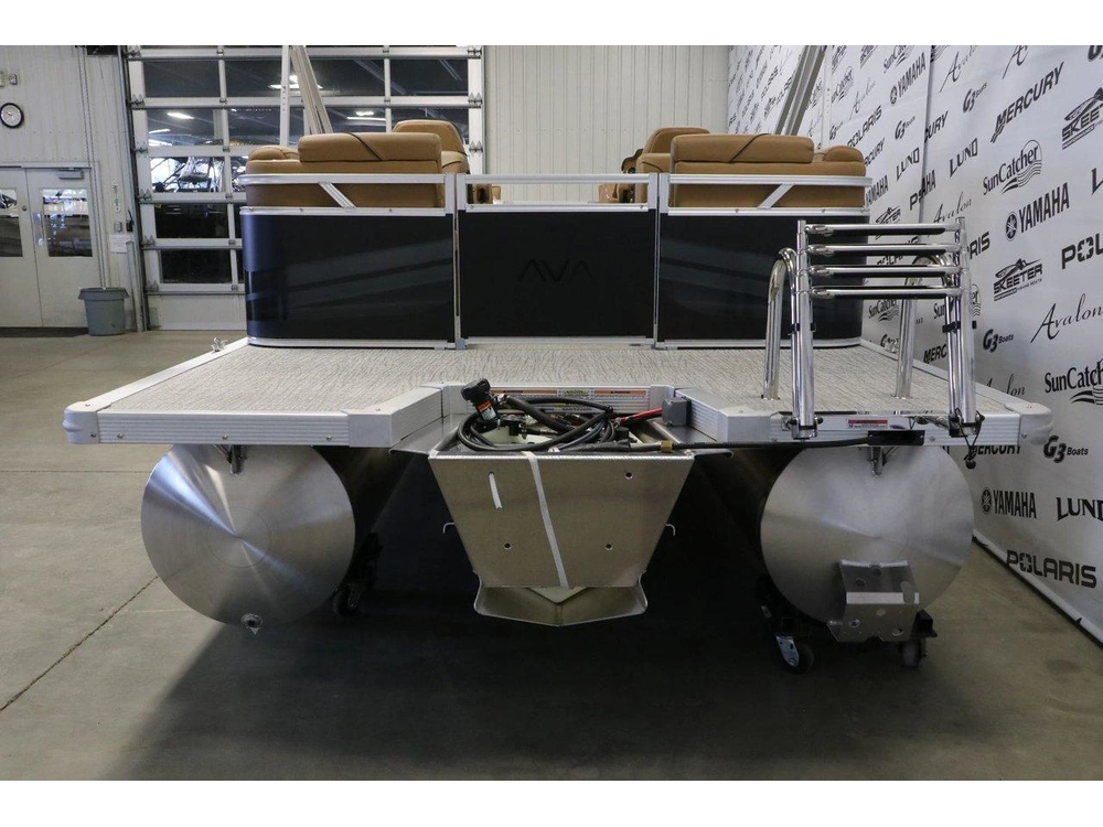 Avalon Venture 2180 Quad Lounger + Yamaha 70 Hp 2026 alt