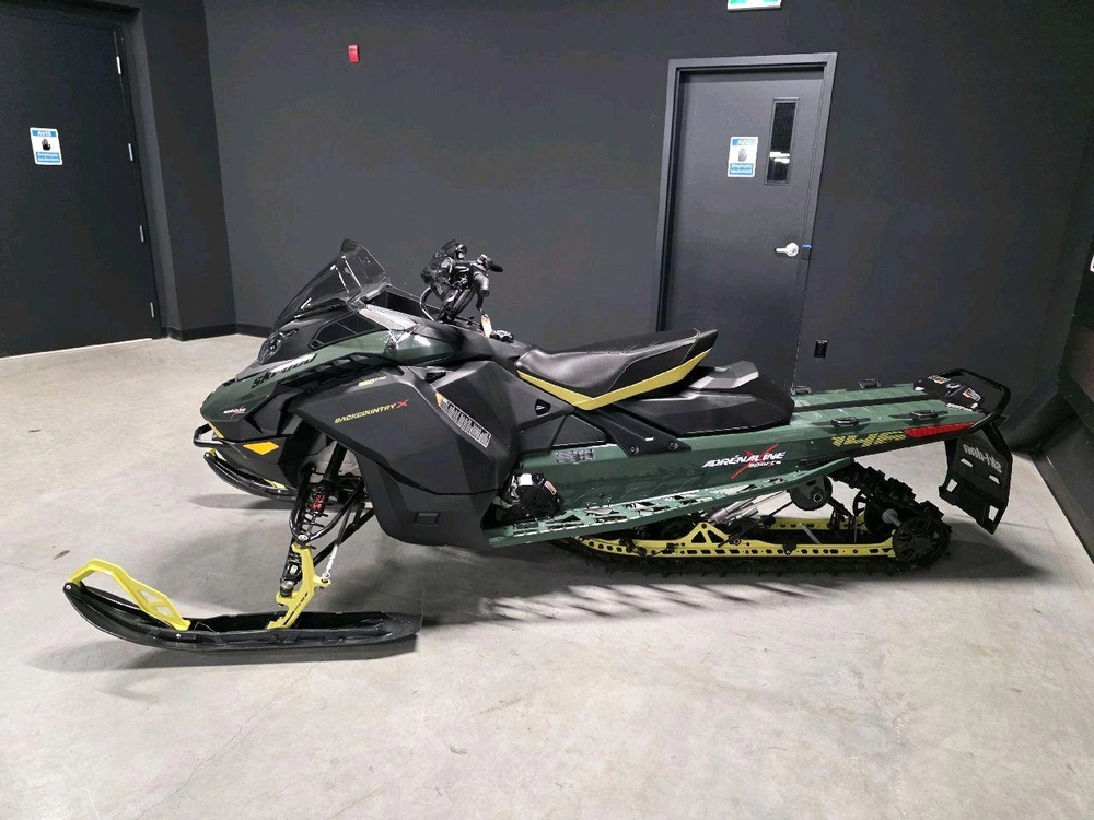 Ski-doo Backcountry X (43'') 850 E-tec 2026 alt