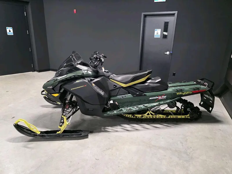 Ski-Doo BACKCOUNTRY X (43'') 850 E-TEC 2026