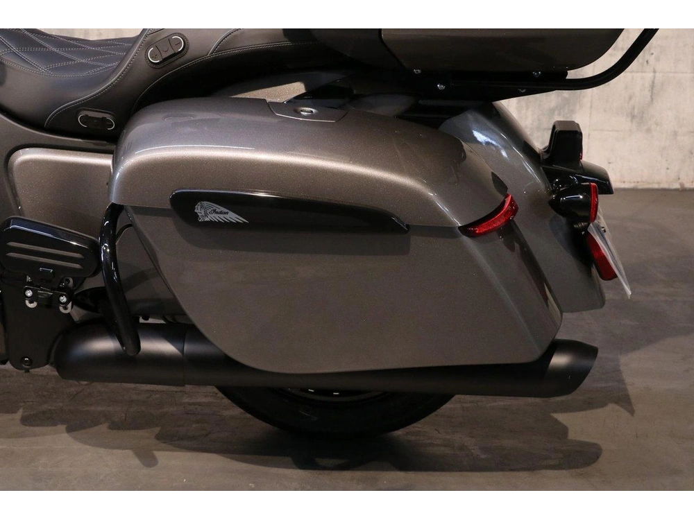 2026 Indian Motorcycle Pursuit Dark Horse + 112 alt