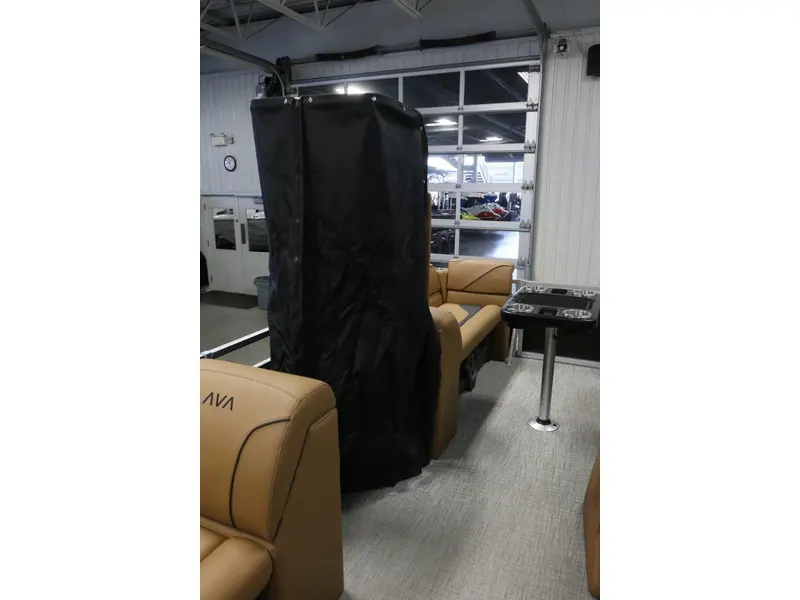 Avalon VENTURE 2180 CRUISE + YAMAHA 70 HP 2026