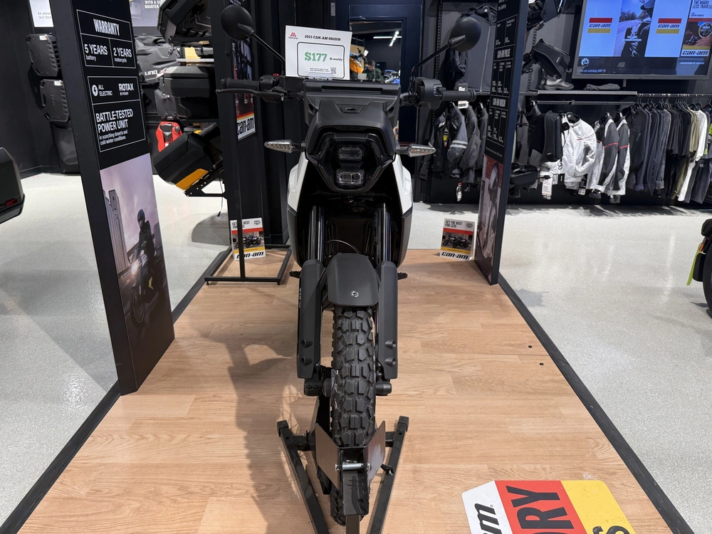 2025 Can-am 2w Origin Ev46-27 Wh 25 alt