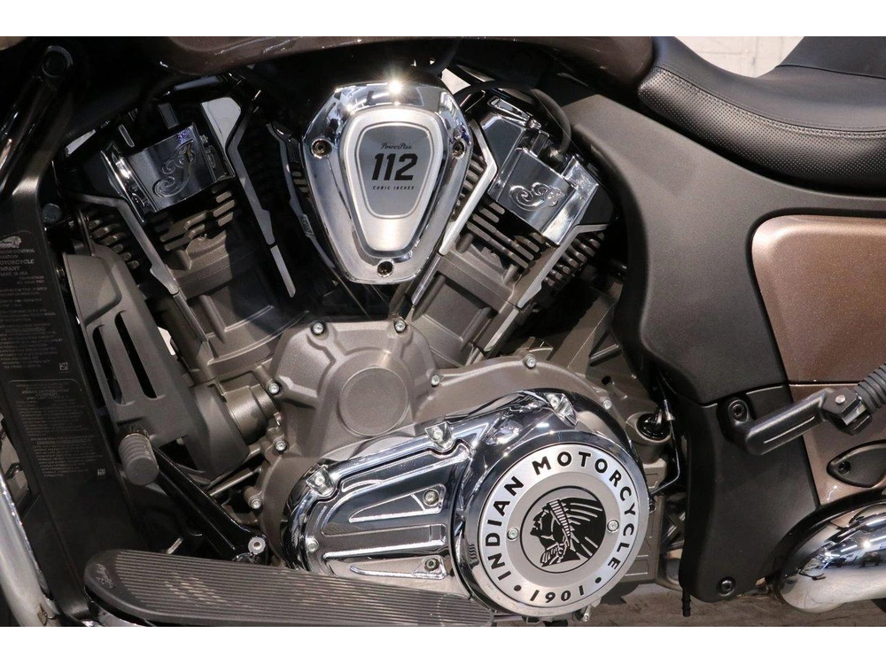 Indian Motorcycle Challenger Limited + 112 & Powerband Audio 2026 alt