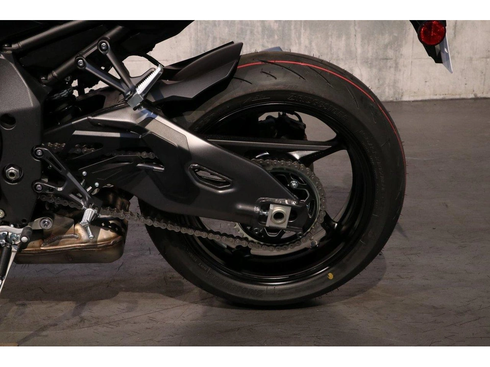 2025 Yamaha Mt-10 alt