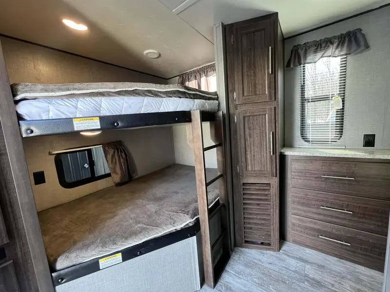 2019 Crossroads RV ZINGER 330 BH **IDÉAL POUR CAMPING STATIONNAIRE** thumbnail 21