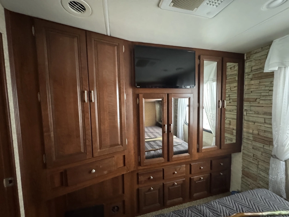 2014 Forest River Georgetown 378ts alt