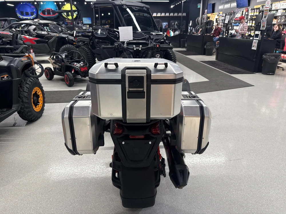 2025 Can-am J2sa alt