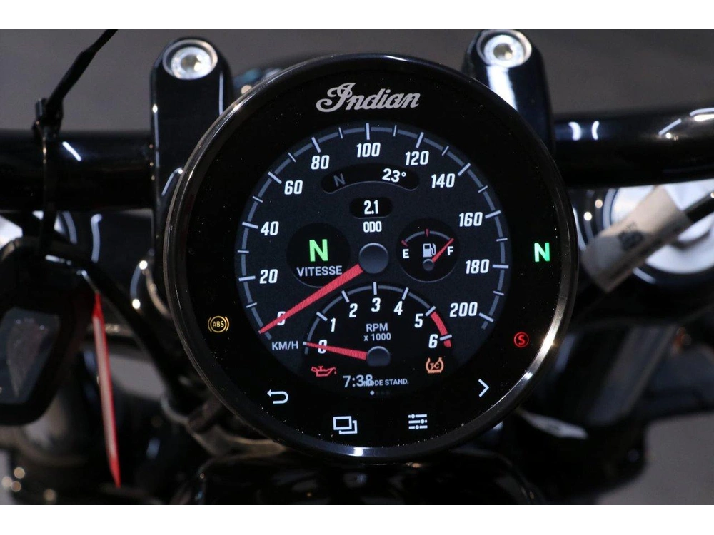 2025 Indian Motorcycle Chief Dark Horse alt