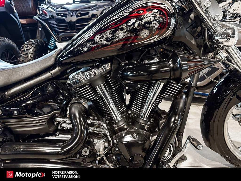 2011 Yamaha Raider S alt