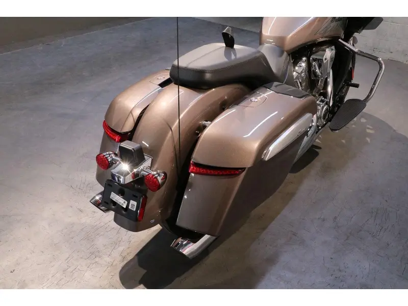 2026 Indian Motorcycle Challenger Limited + 112 & powerband audio thumbnail 13