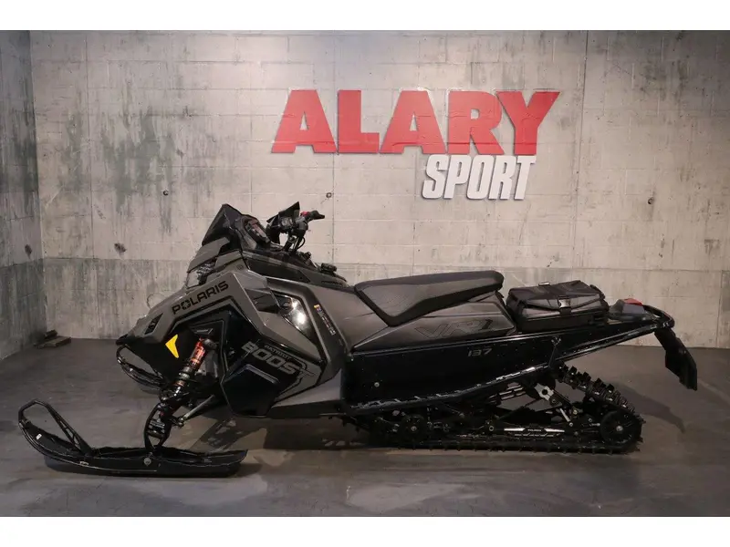 Polaris PATRIOT BOOST INDY VR1 DYNAMIX 137 DEMO 2025