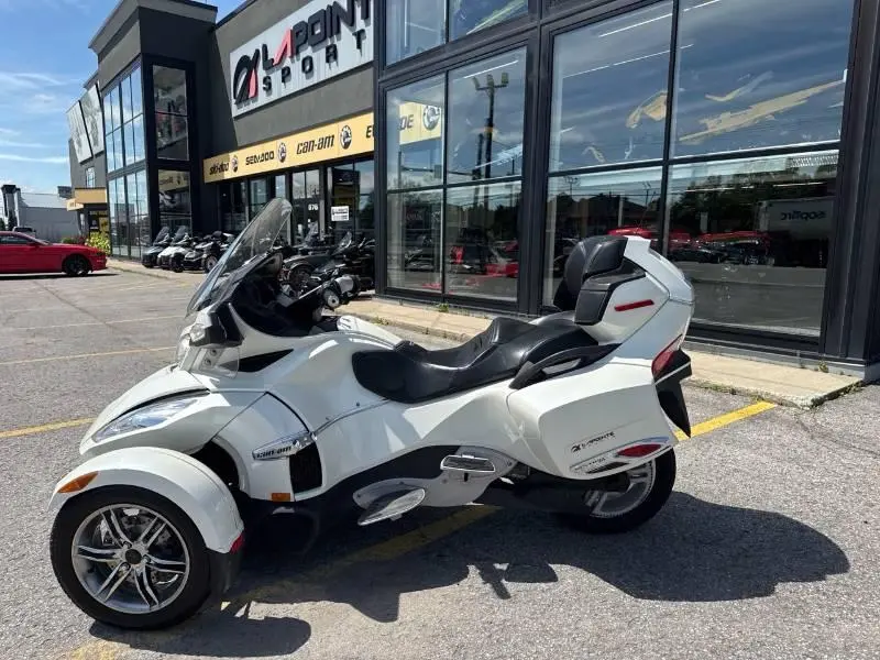 2011 Can-Am SPYDER RT LIMITED thumbnail 3