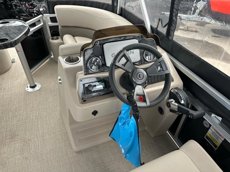 2023 Legend Q-series Le 19 Lounge alt
