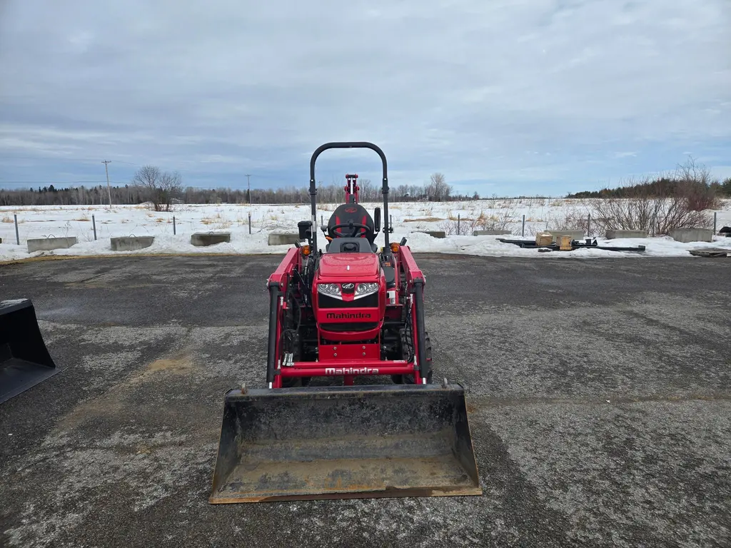2023 Mahindra Max26XLT