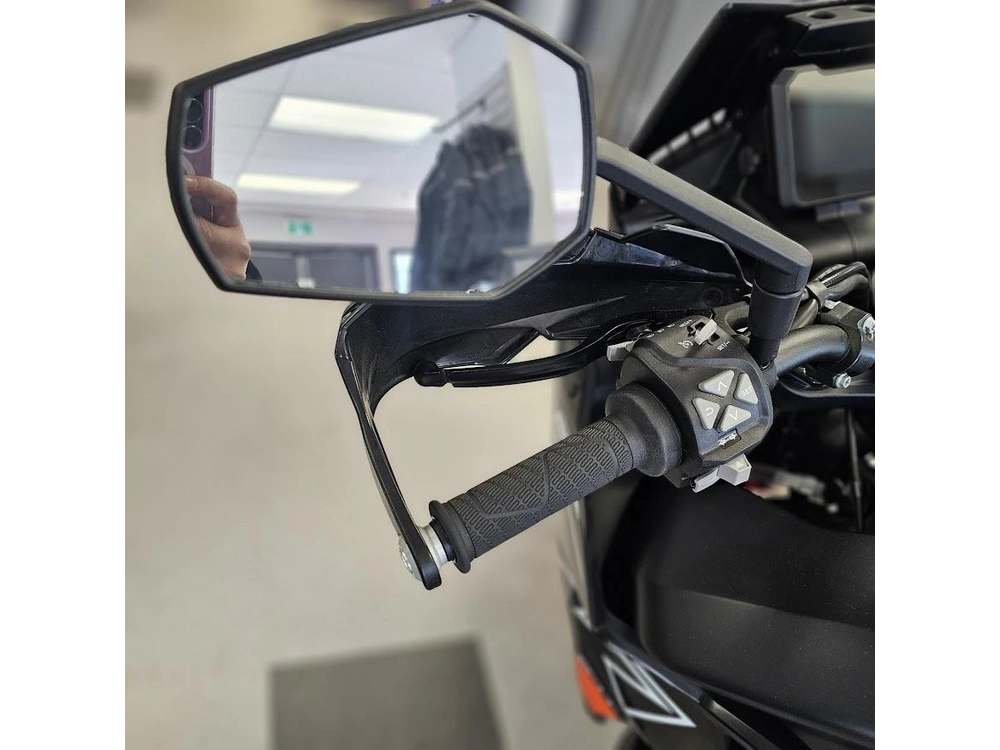 2024 Ktm 890 Smt alt