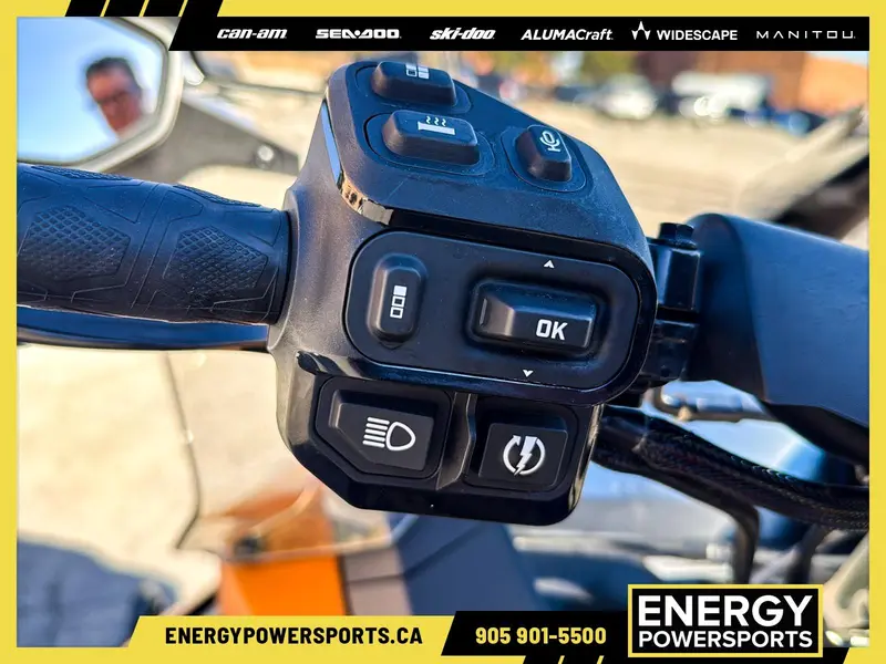 Ski-Doo GRAND TOURING LE w/ PLATINUM Pkg 900 ACE Turbo R Silent Ice Track II 1.25" E.S. w/ 10.25" Touchscreen 2025