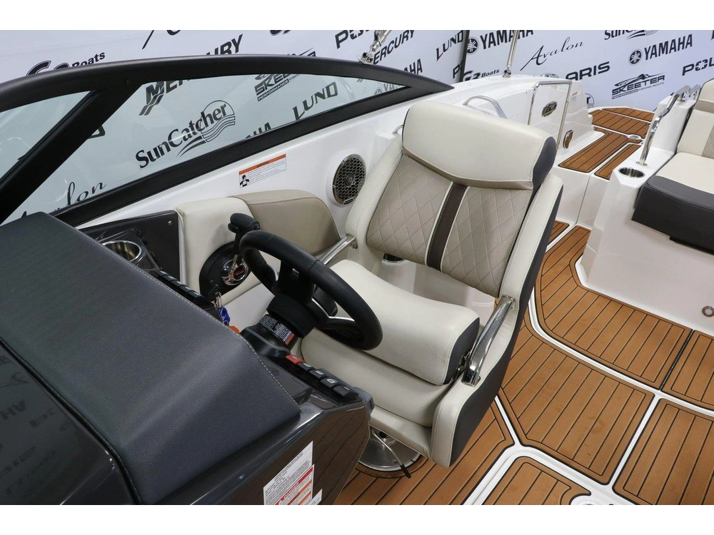 2021 Monterey Boats Monterey M4 + Mercruiser 6.2l alt