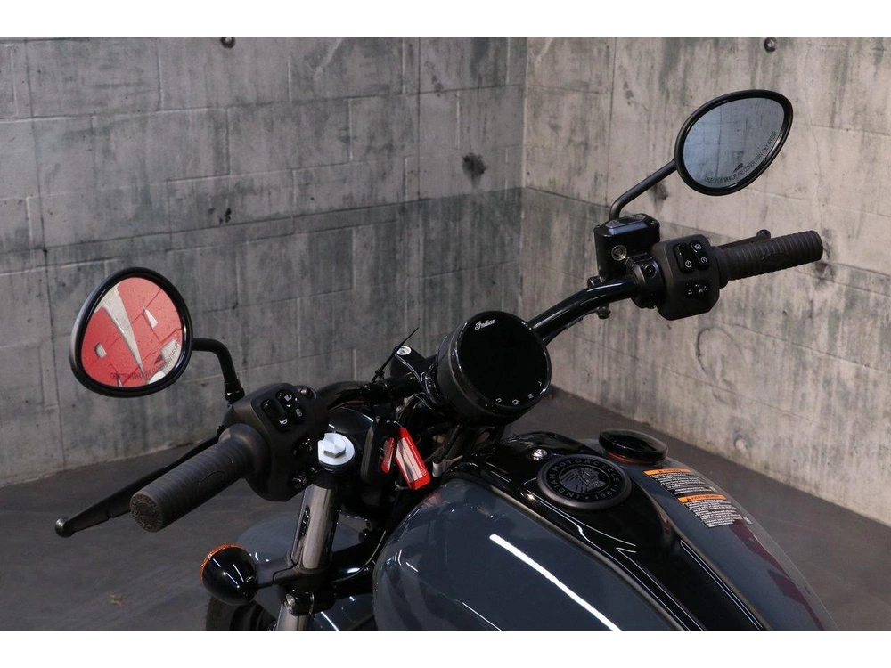 2025 Indian Motorcycle Chief Dark Horse alt