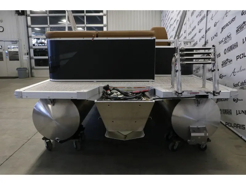 Avalon VENTURE 2180 CRUISE + YAMAHA 70 HP 2026