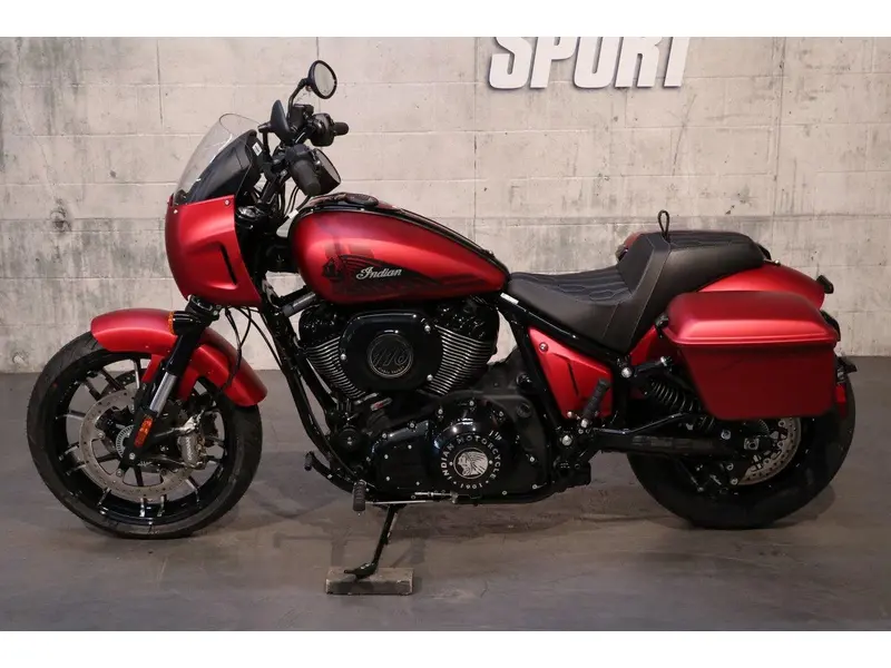 2025 Indian Motorcycle Sport Chief RT thumbnail 3